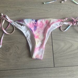 Noize Bikini Bottom in Tie Dye, size: Medium